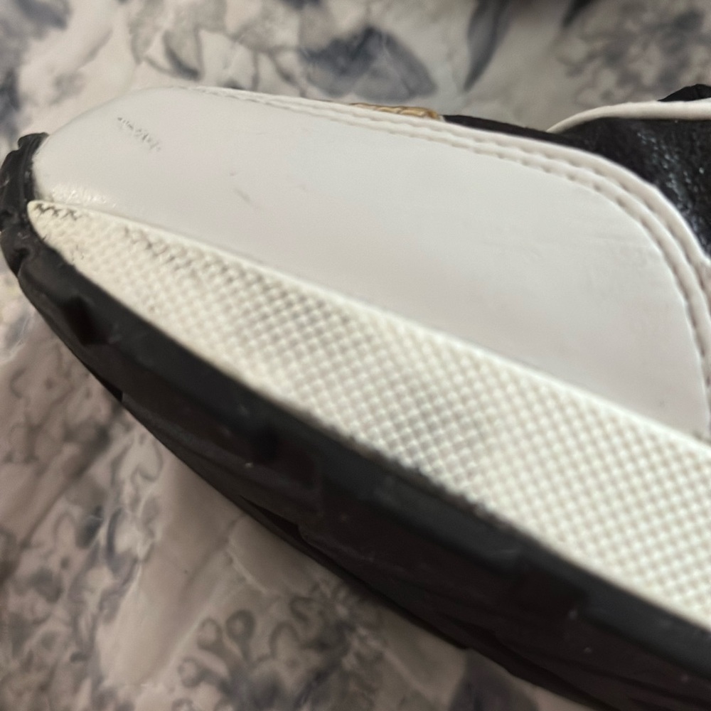 Michael Kors Black, White, with gold accent - Picture 5 of 5